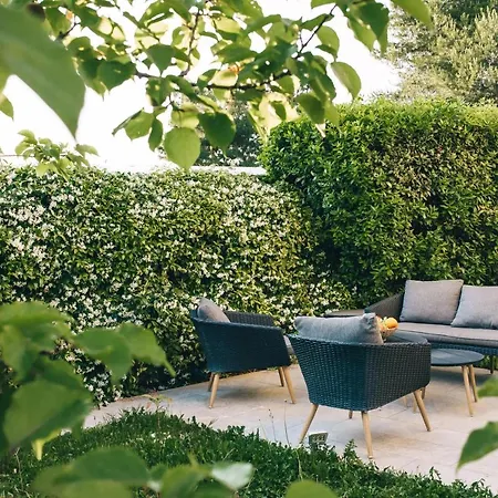 Apartment Edonia Garden Comfortable & Stylish Duplex With Relaxing Private Garden *