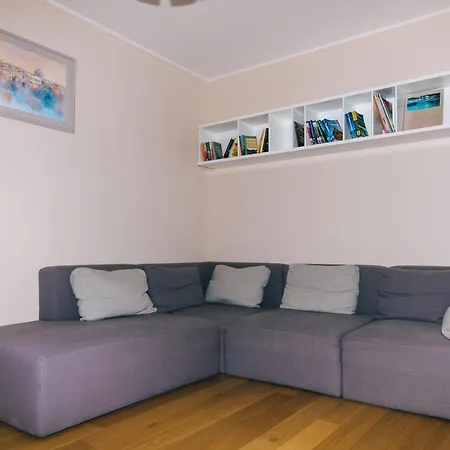 Apartment Edonia Garden Comfortable & Stylish Duplex With Relaxing Private Garden *